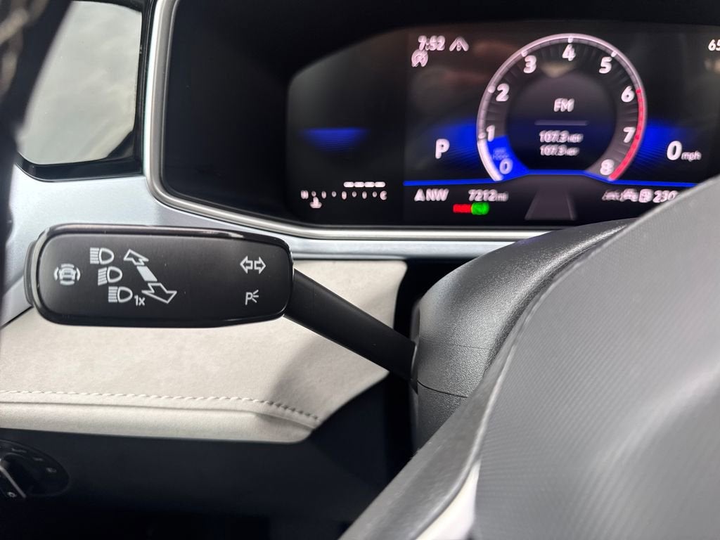 2025 Volkswagen Taos SE