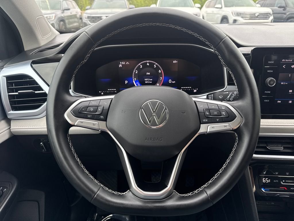 2025 Volkswagen Taos SE