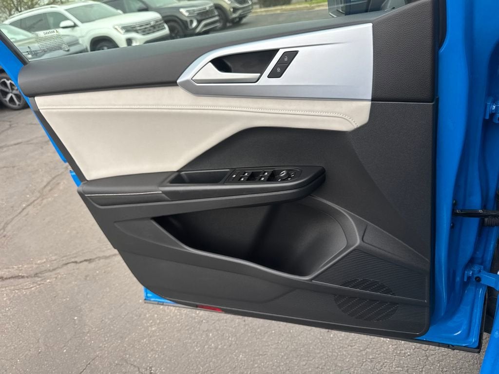 2025 Volkswagen Taos SE