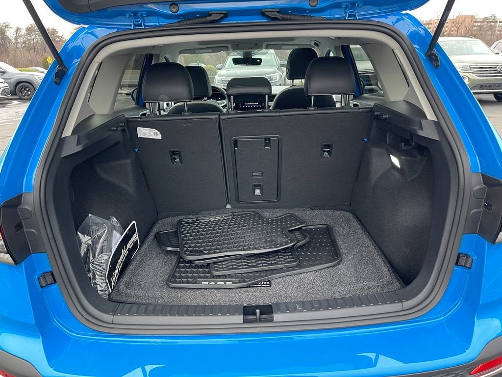 2025 Volkswagen Taos SE