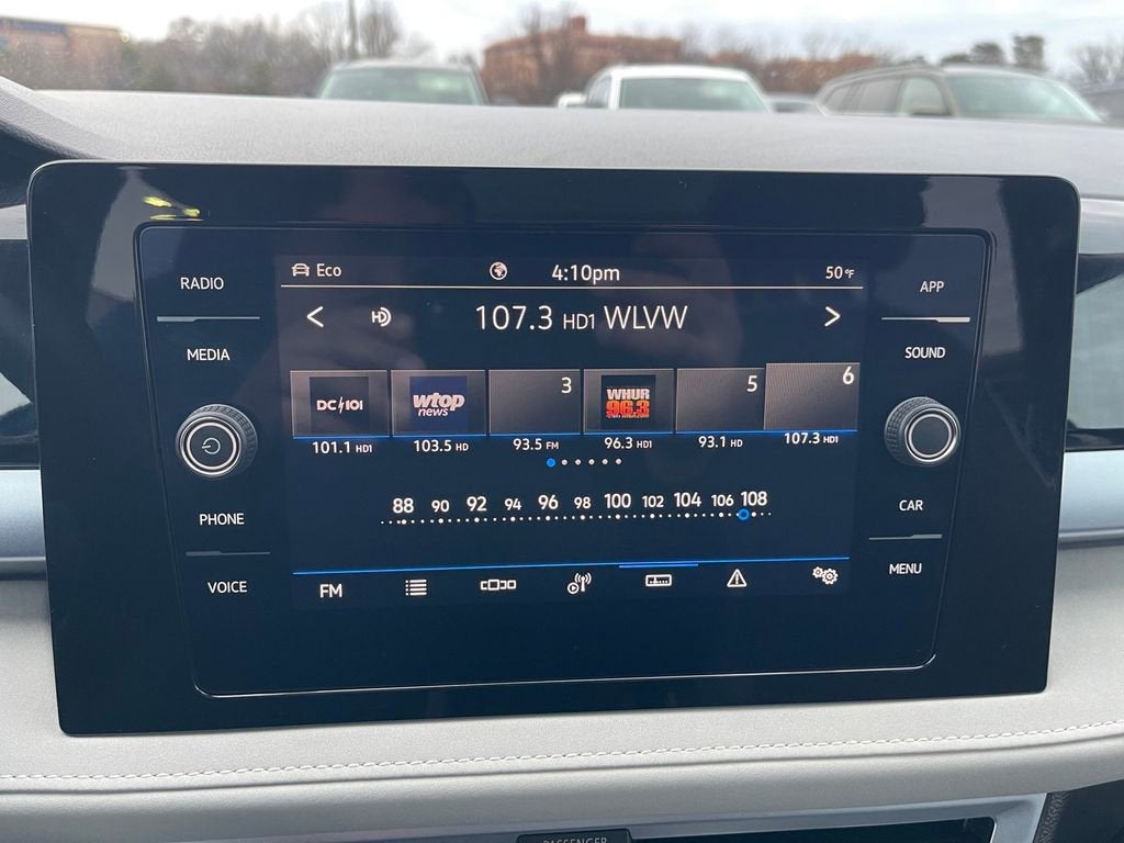 2025 Volkswagen Taos SE