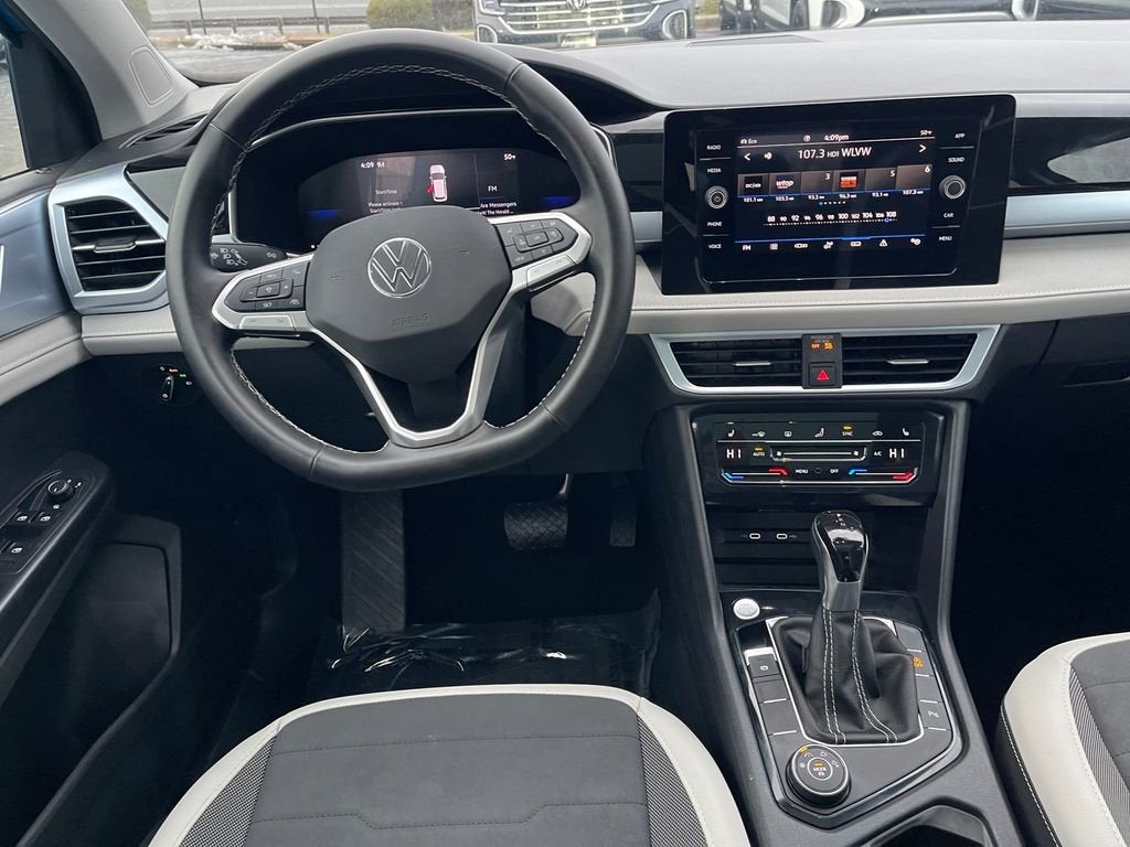 2025 Volkswagen Taos SE