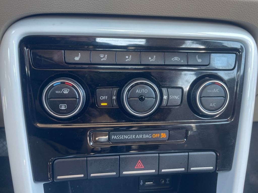 2018 Volkswagen Beetle SE