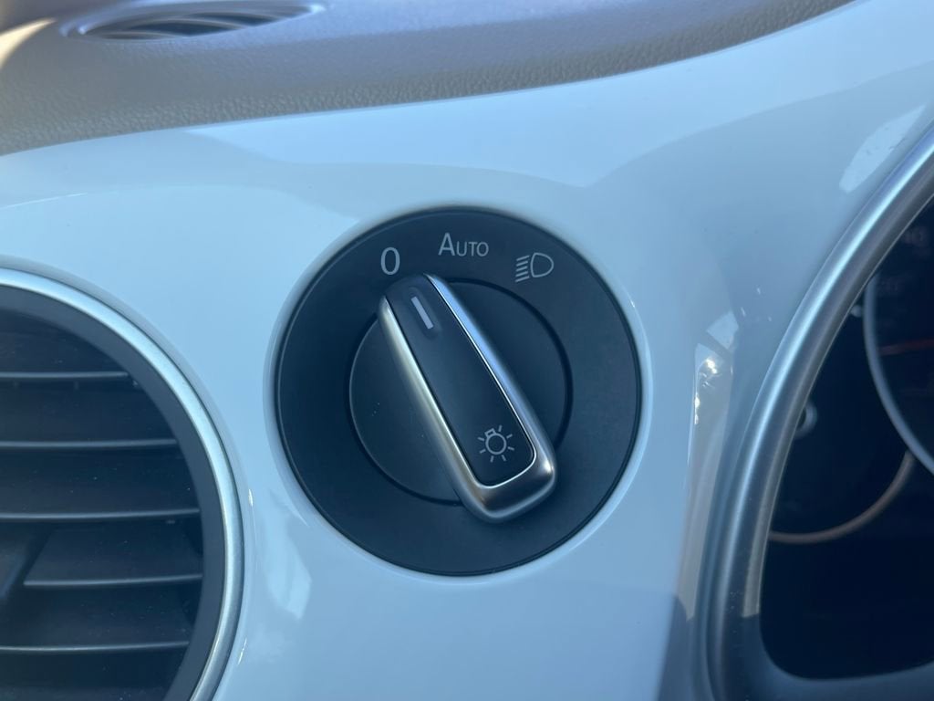 2018 Volkswagen Beetle SE