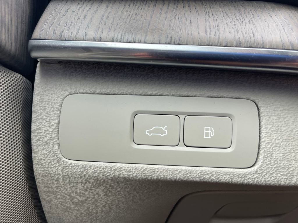 2023 Volvo XC90 Recharge Plug-In Hyb Plus Bright Theme