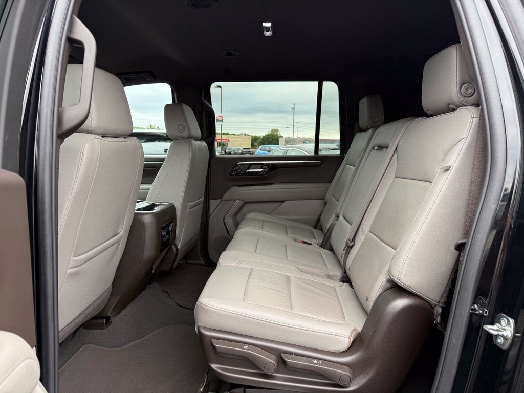 2025 Chevrolet Suburban LT