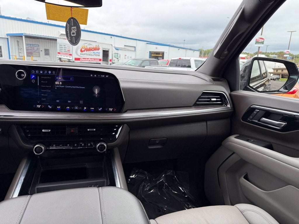 2025 Chevrolet Suburban LT