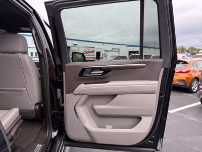 2025 Chevrolet Suburban LT