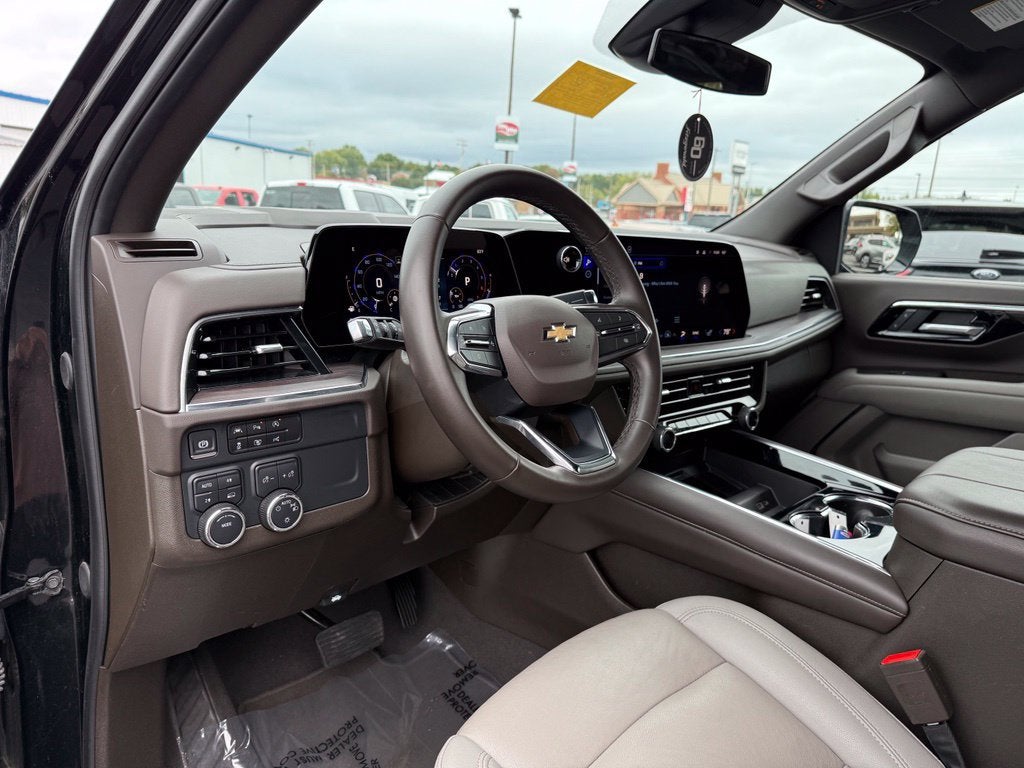 2025 Chevrolet Suburban LT