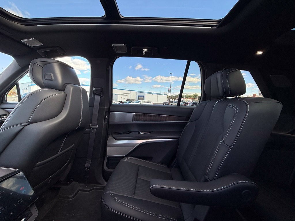 2027 Cadillac VISTIQ Luxury