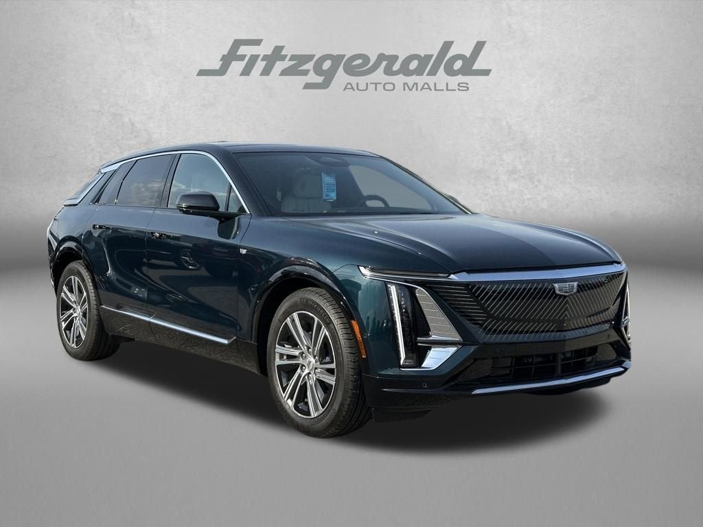 2024 Cadillac LYRIQ Luxury 2