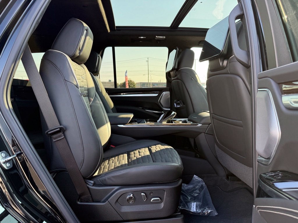 2027 Cadillac Escalade 4WD Platinum Sport