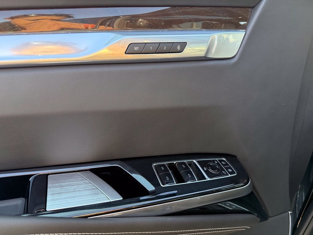 2027 Cadillac Escalade 4WD Platinum Sport