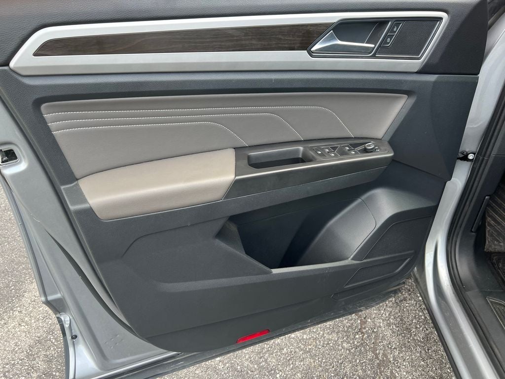 2022 Volkswagen Atlas 2.0T SE w/Technology