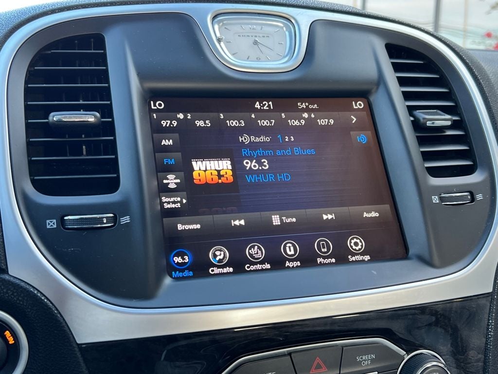 2022 Chrysler 300 Touring L