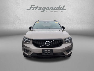 2022 Volvo XC40 R-Design