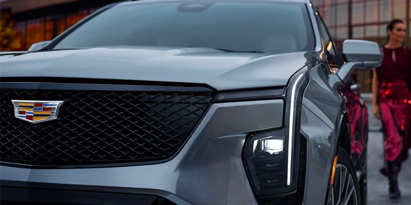 2025 Cadillac XT4 front view